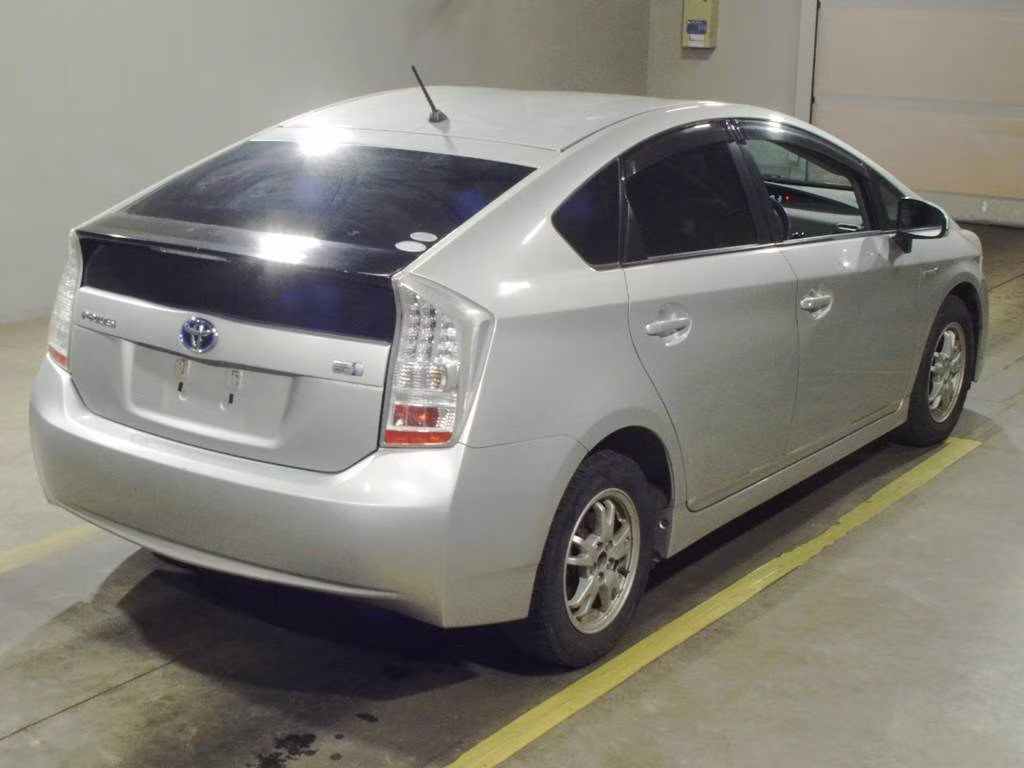 TOYOTA PRIUS