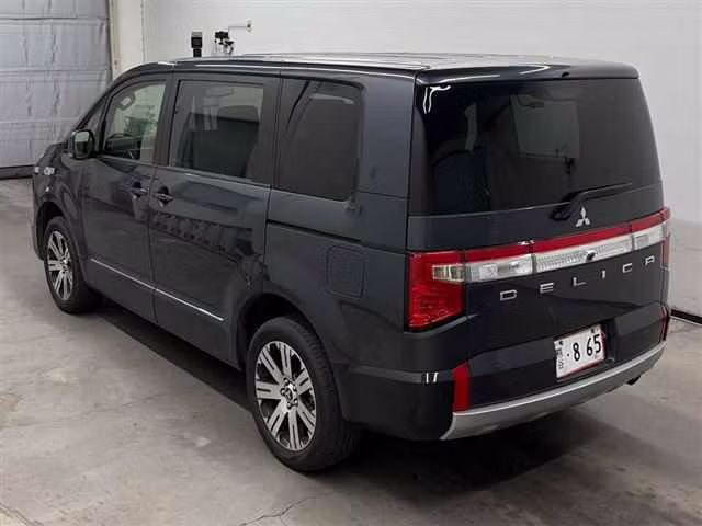 MITSUBISHI DELICA D:5