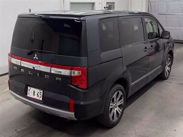 MITSUBISHI DELICA D:5
