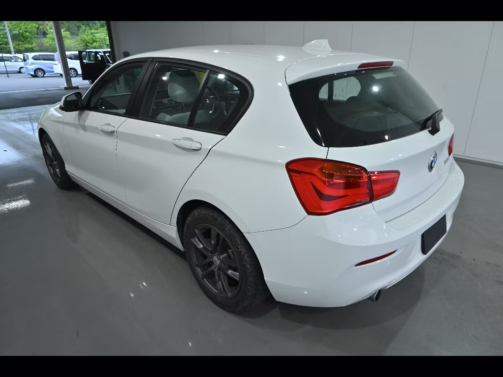BMW 1-SERIES