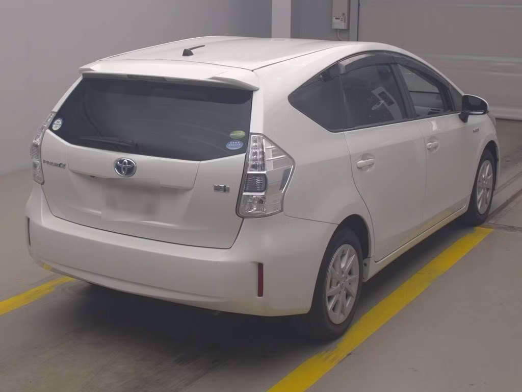 TOYOTA PRIUS ALPHA