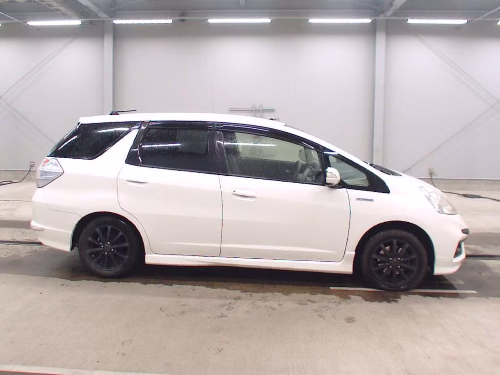 HONDA FIT SHUTTLE