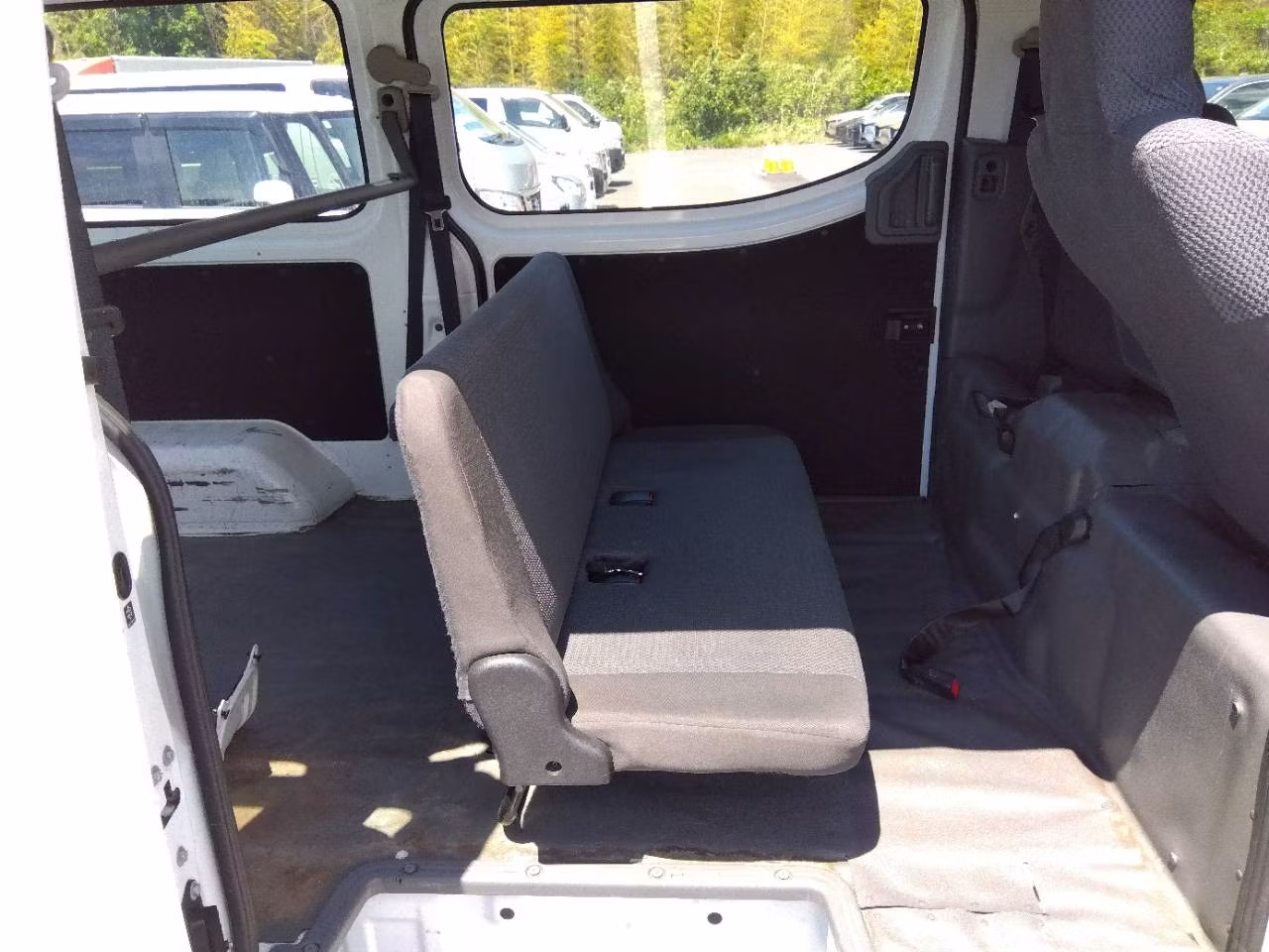 NISSAN NV350 CARAVAN