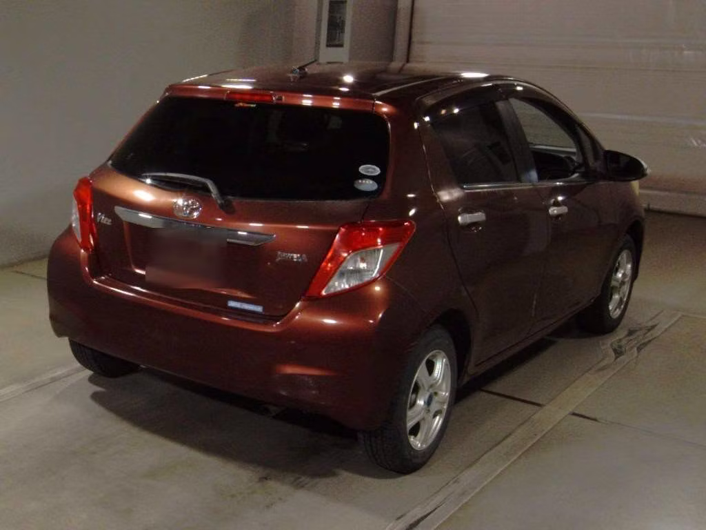 TOYOTA VITZ