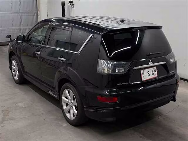 MITSUBISHI OUTLANDER
