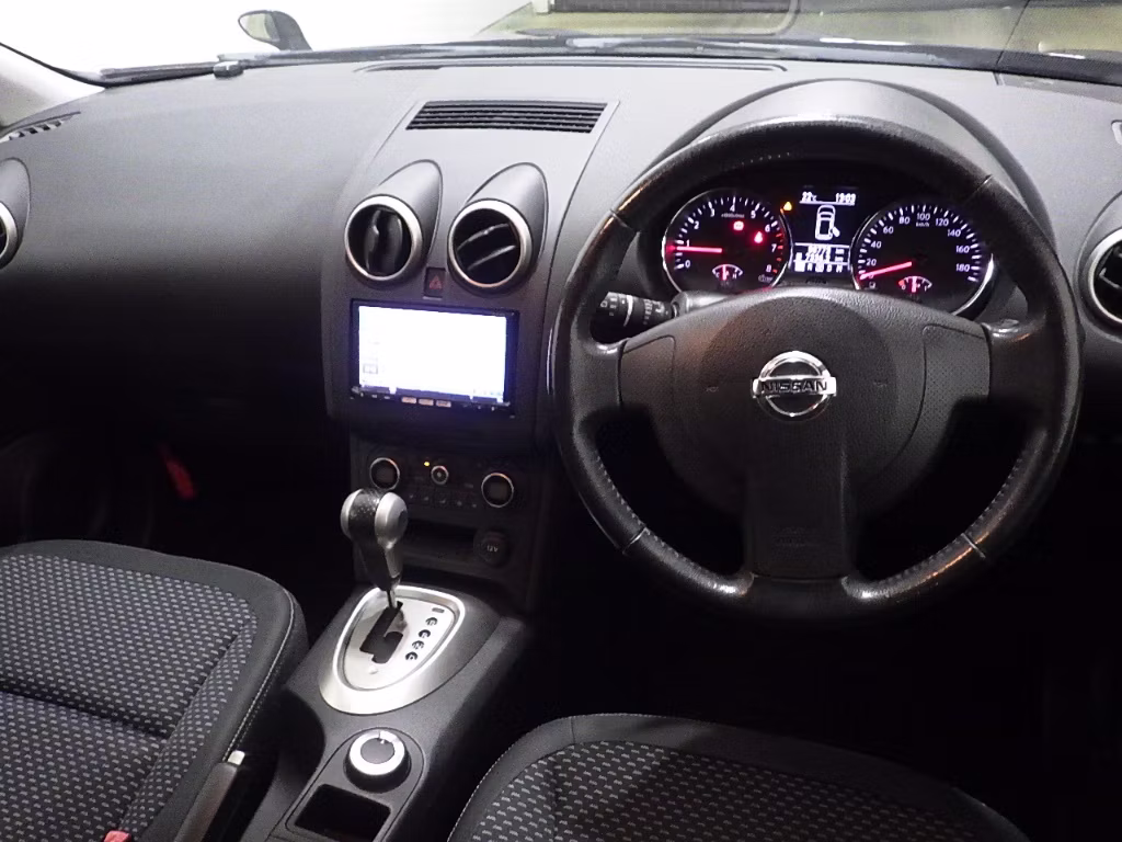 NISSAN DUALIS