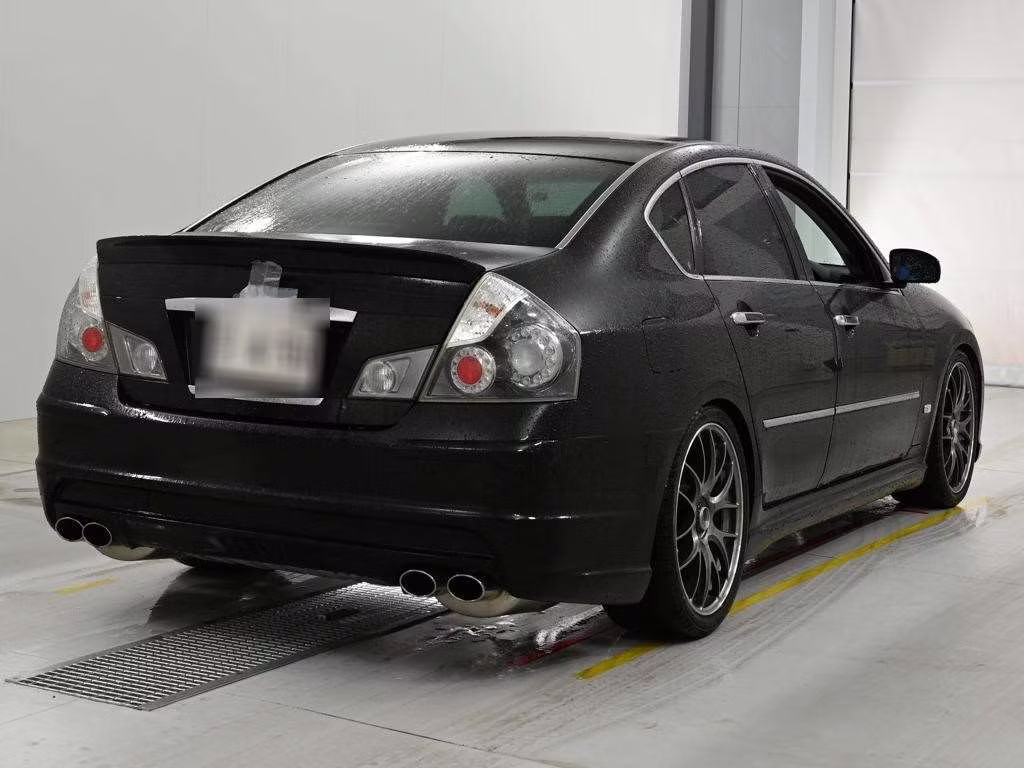 NISSAN FUGA