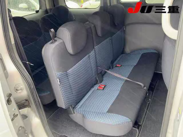 NISSAN NV200
