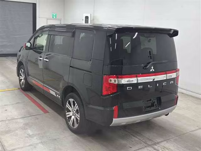 MITSUBISHI DELICA D:5