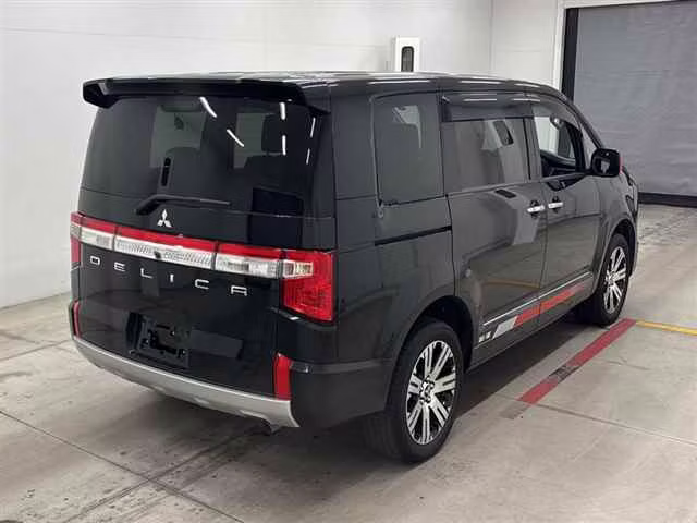 MITSUBISHI DELICA D:5