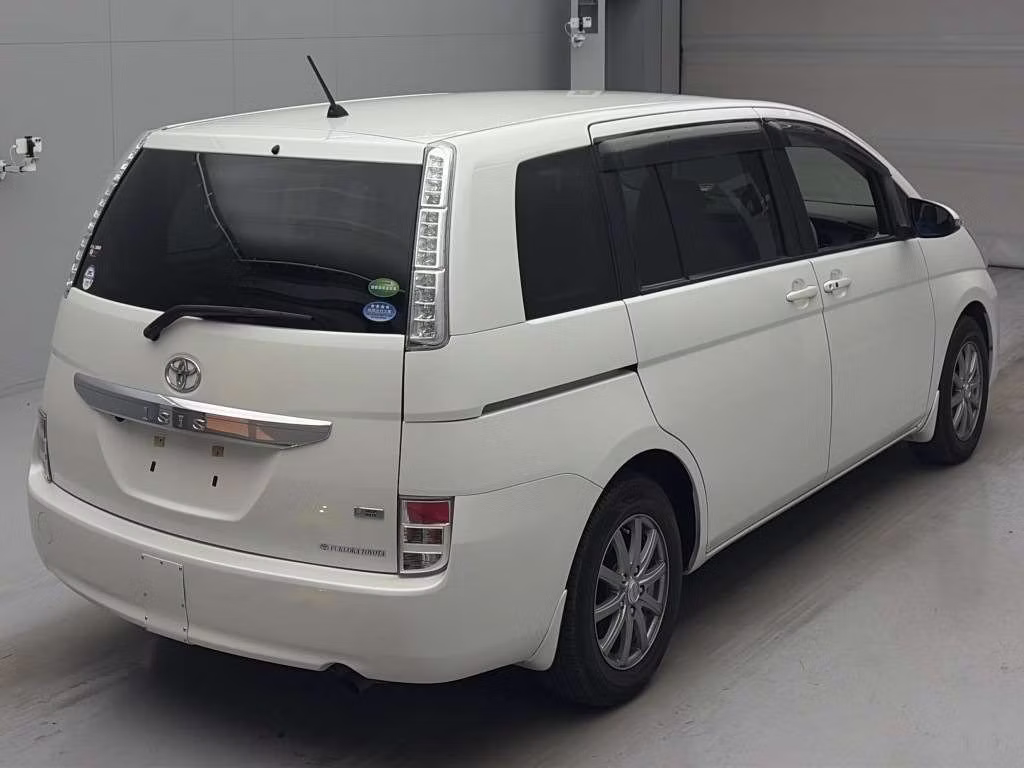 TOYOTA ISIS