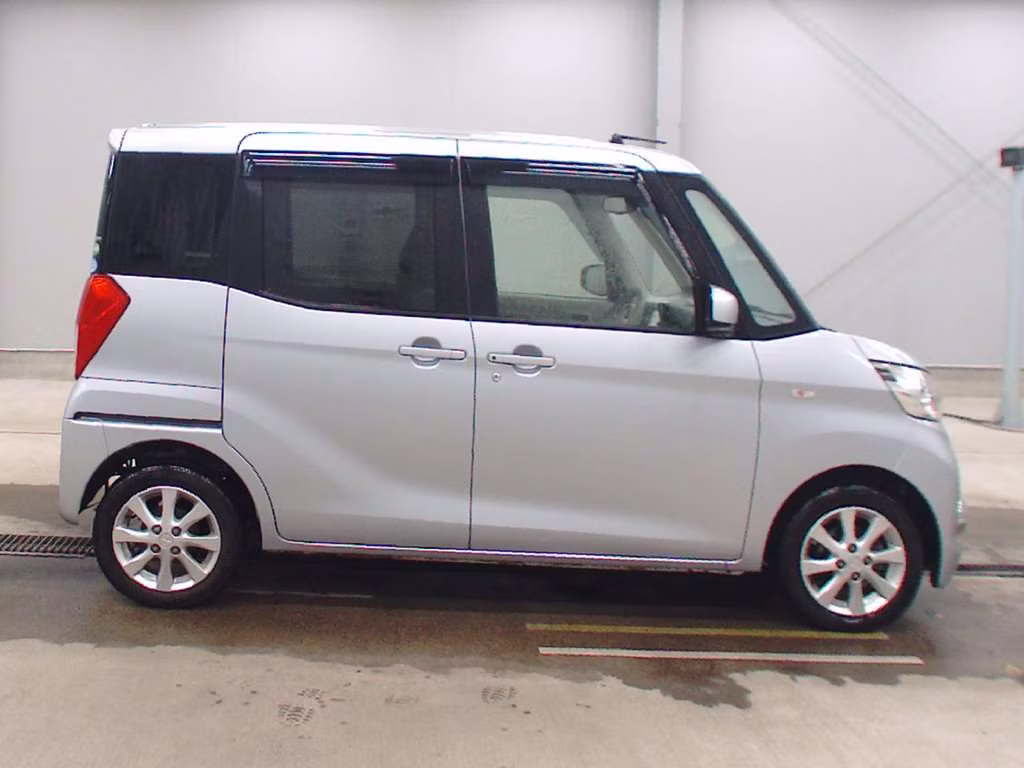 MITSUBISHI EK SPACE