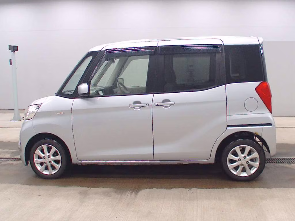 MITSUBISHI EK SPACE