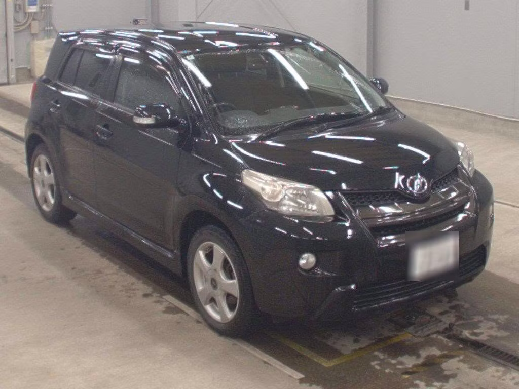 TOYOTA IST