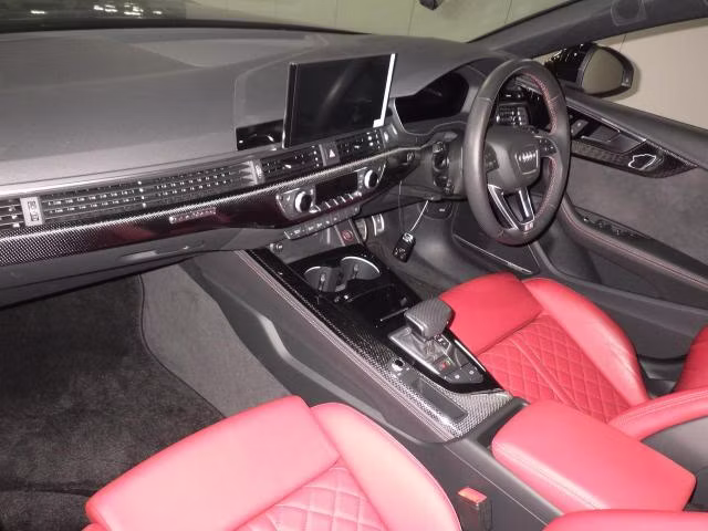 AUDI S5