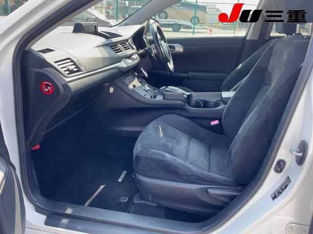 LEXUS CT200H