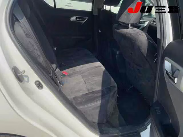 LEXUS CT200H