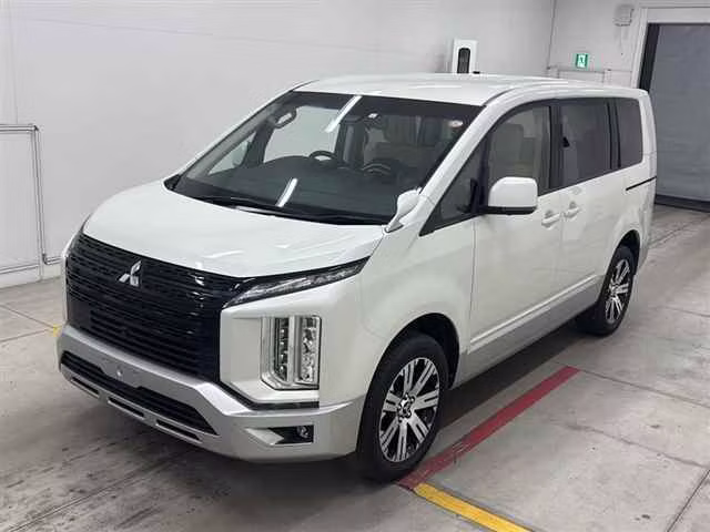 MITSUBISHI DELICA D:5