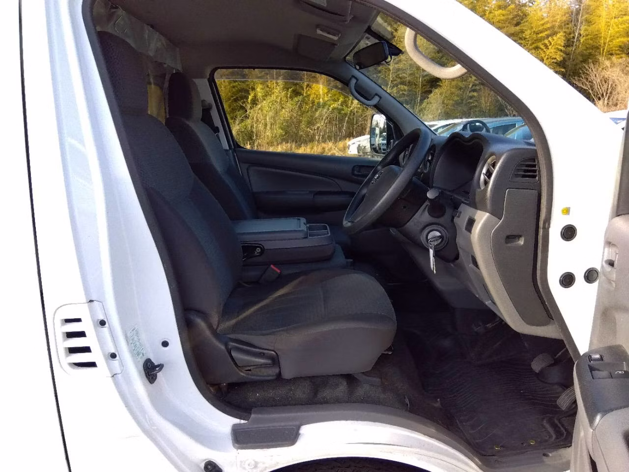 NISSAN NV350 CARAVAN