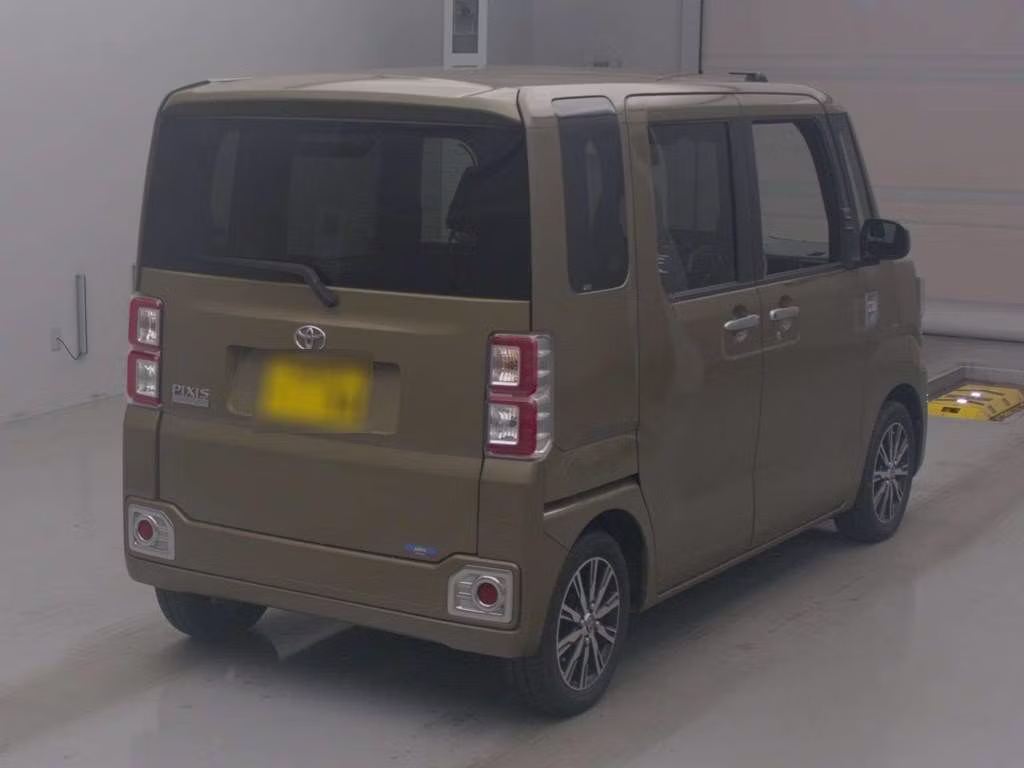TOYOTA PIXIS MEGA