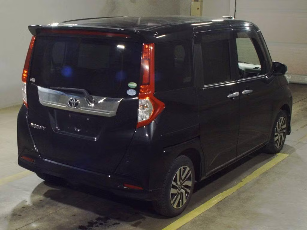 TOYOTA ROOMY