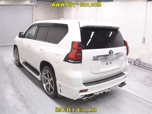 TOYOTA LAND CRUISER PRADO