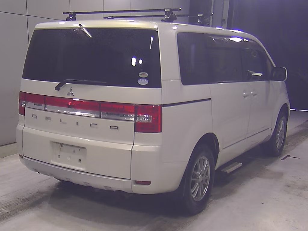 MITSUBISHI DELICA D:5