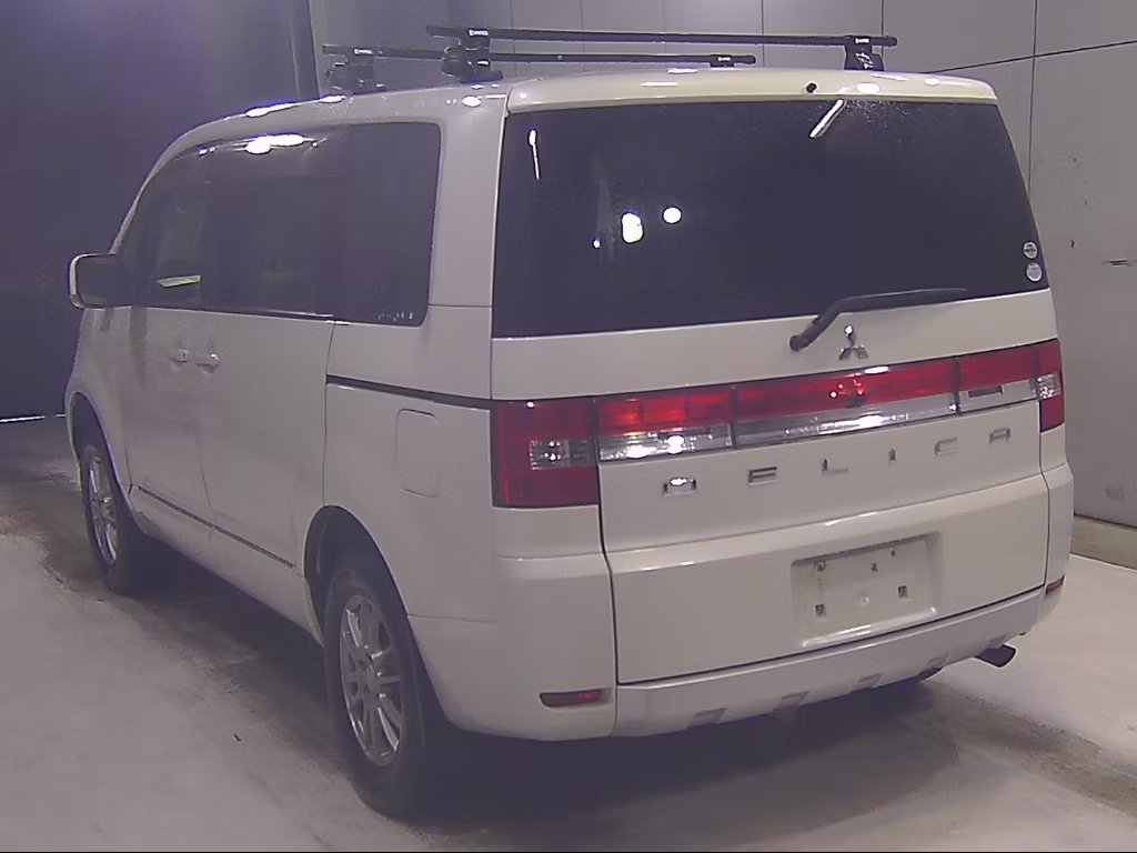 MITSUBISHI DELICA D:5