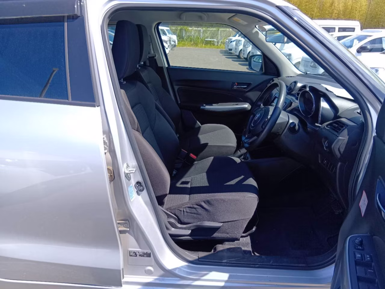 SUZUKI SWIFT