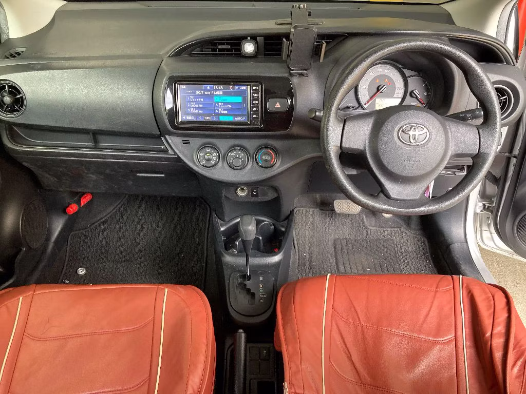 TOYOTA VITZ
