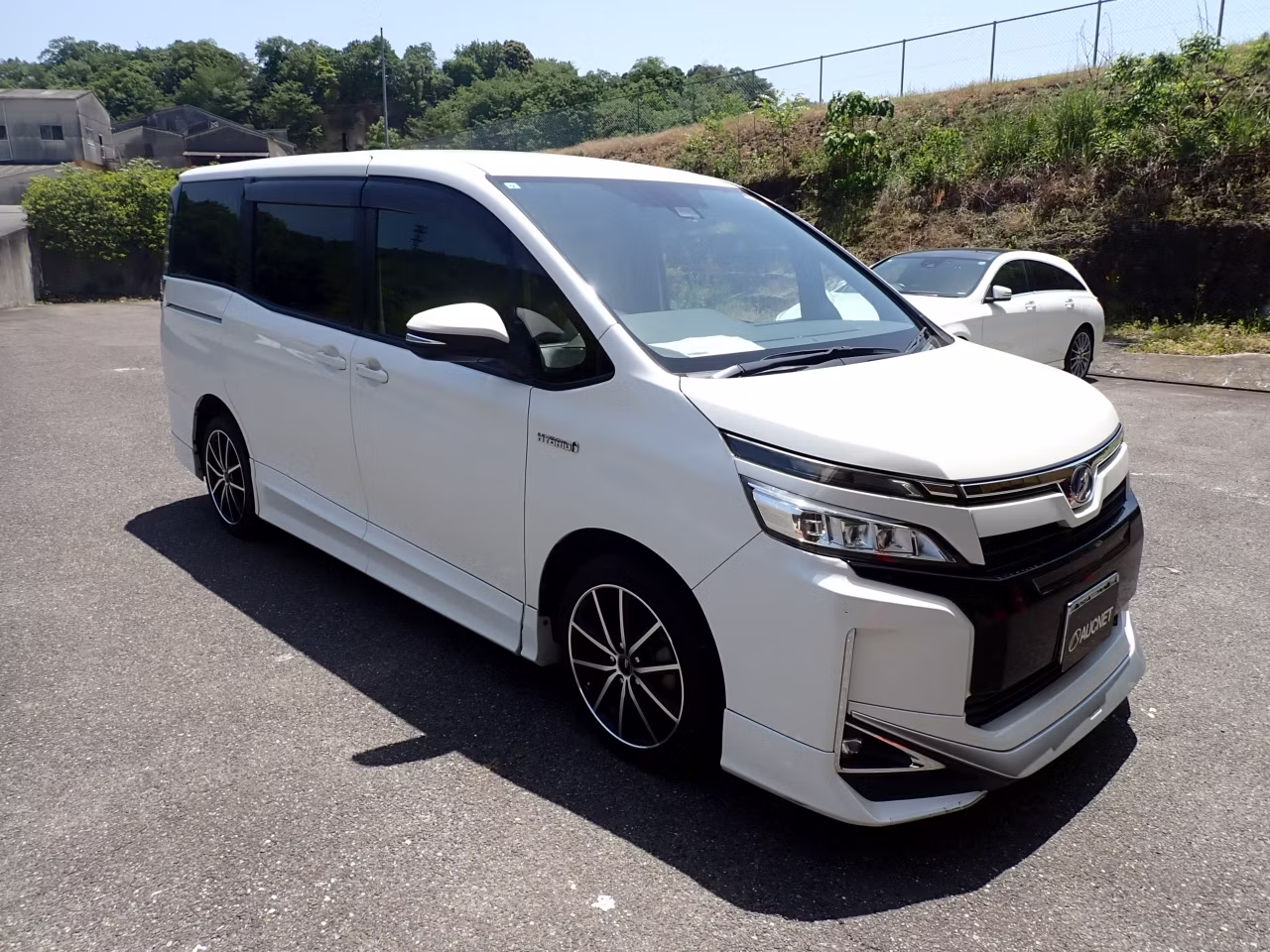 TOYOTA VOXY