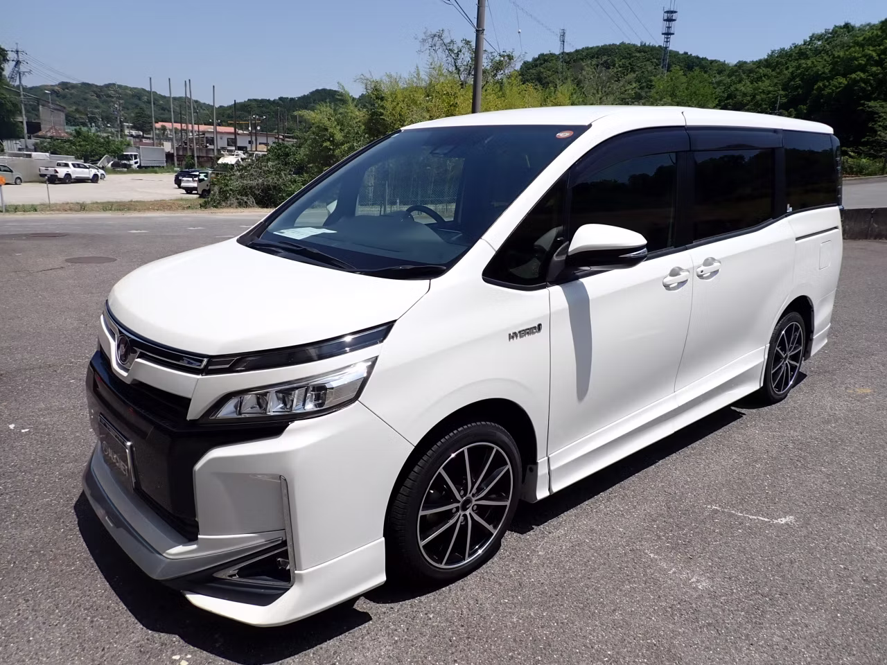 TOYOTA VOXY