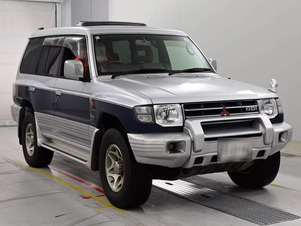 MITSUBISHI PAJERO