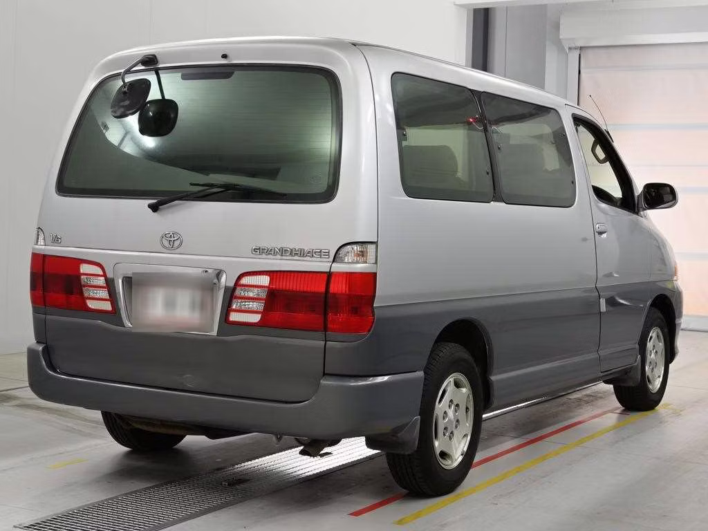 TOYOTA GRAND HIACE