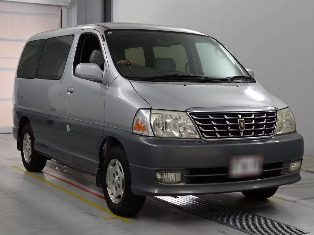 TOYOTA GRAND HIACE