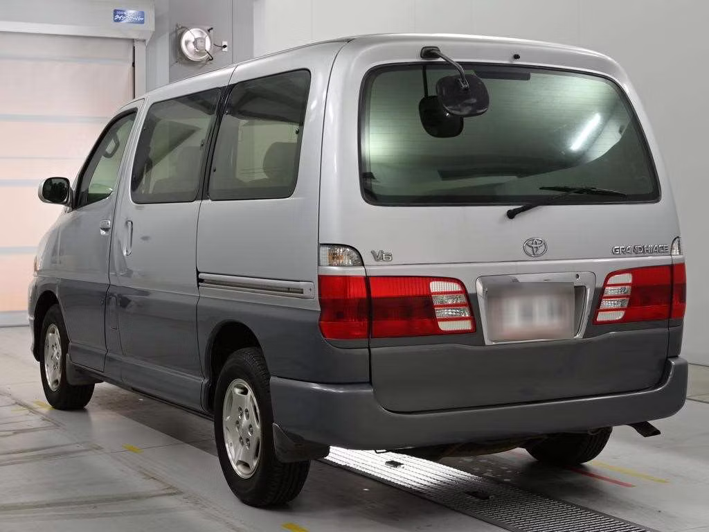 TOYOTA GRAND HIACE
