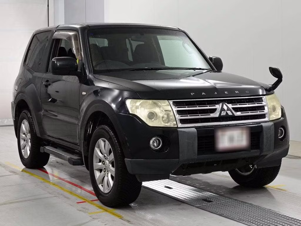 MITSUBISHI PAJERO