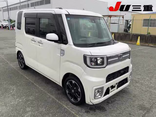 DAIHATSU WAKE