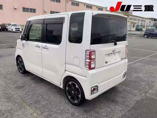DAIHATSU WAKE