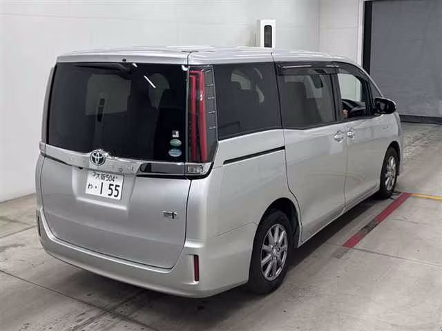 TOYOTA NOAH