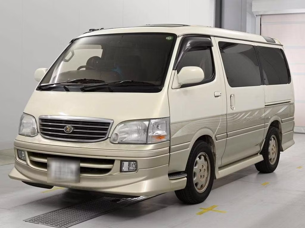 TOYOTA HIACE