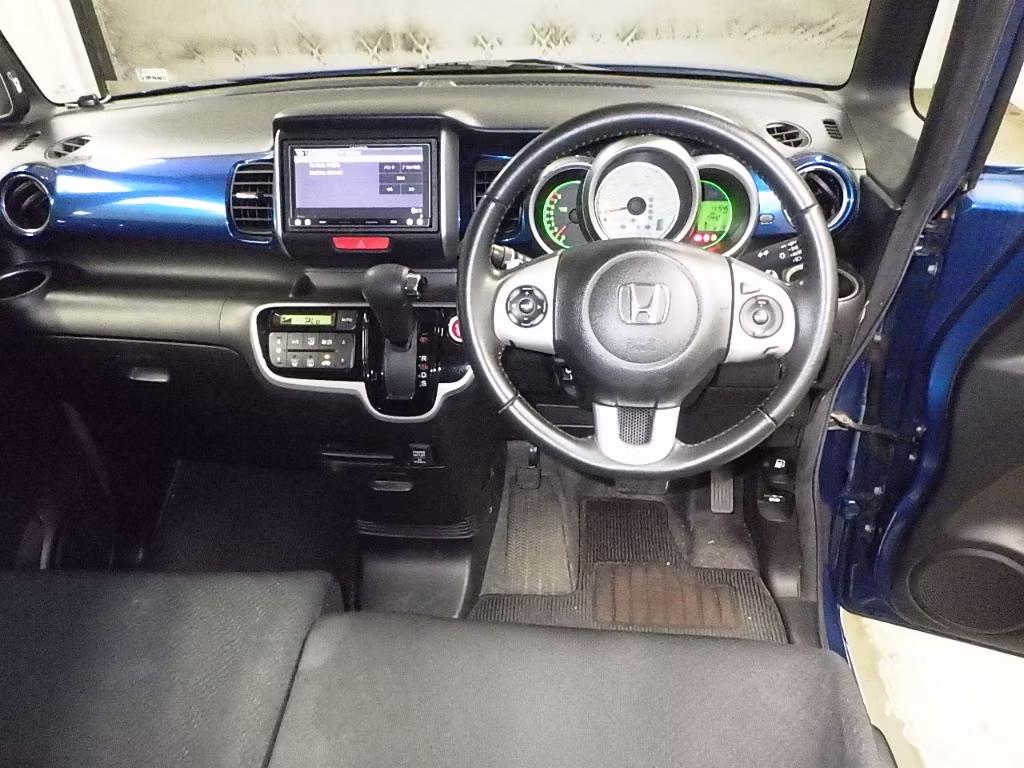 HONDA N-BOX+