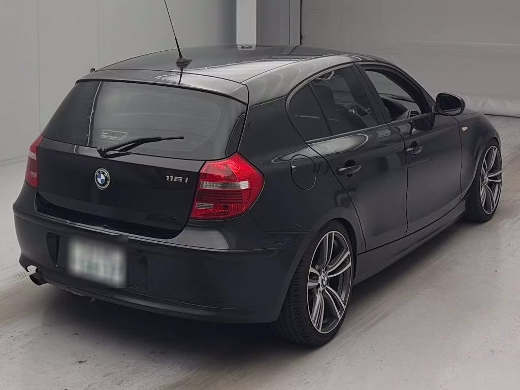 BMW 1-SERIES