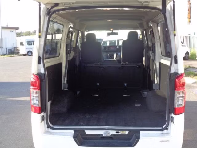 NISSAN NV350 CARAVAN