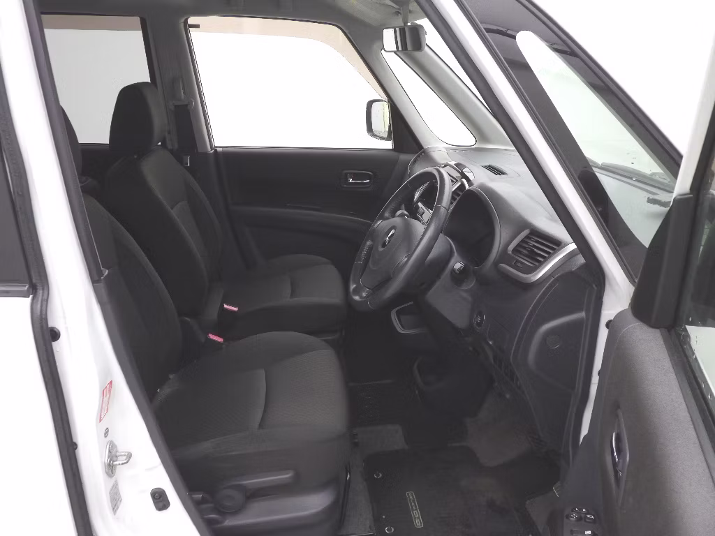 MITSUBISHI DELICA D:2
