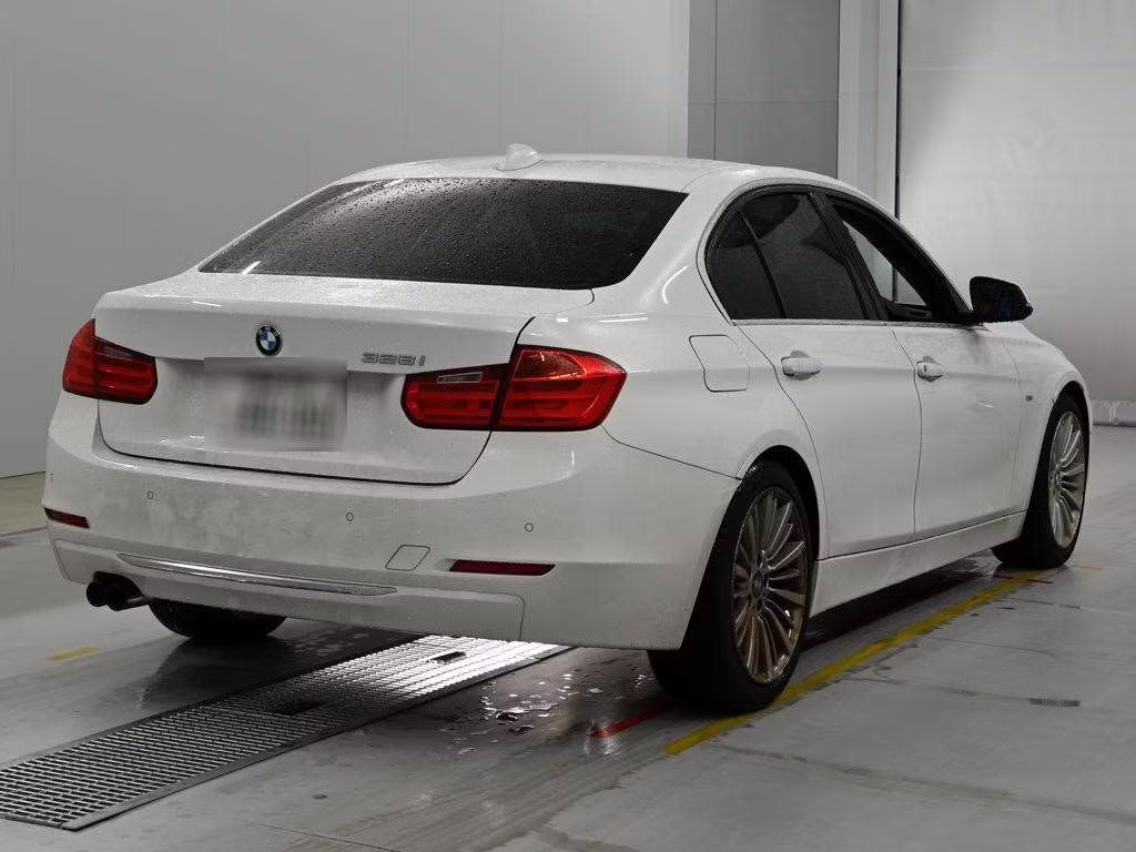 BMW 3-SERIES