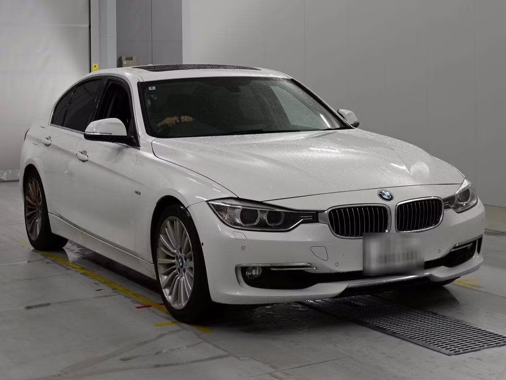 BMW 3-SERIES