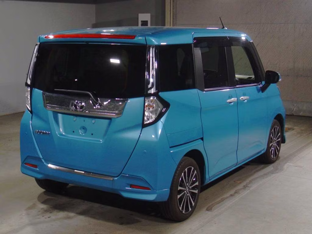 TOYOTA ROOMY