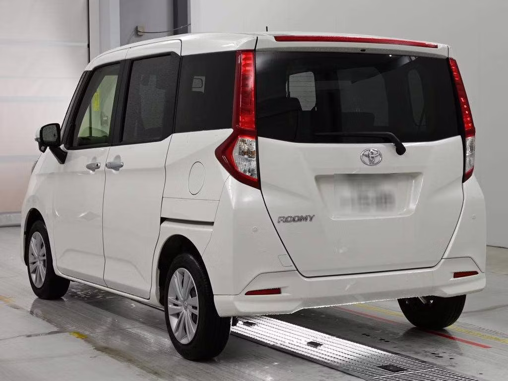 TOYOTA ROOMY