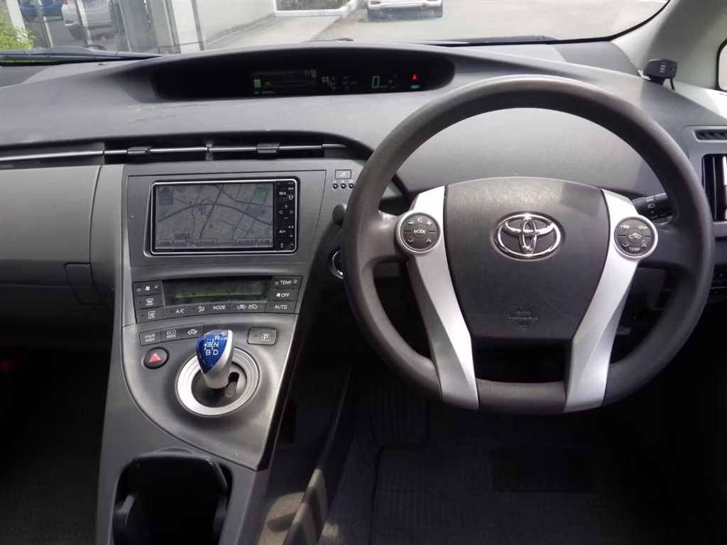 TOYOTA PRIUS